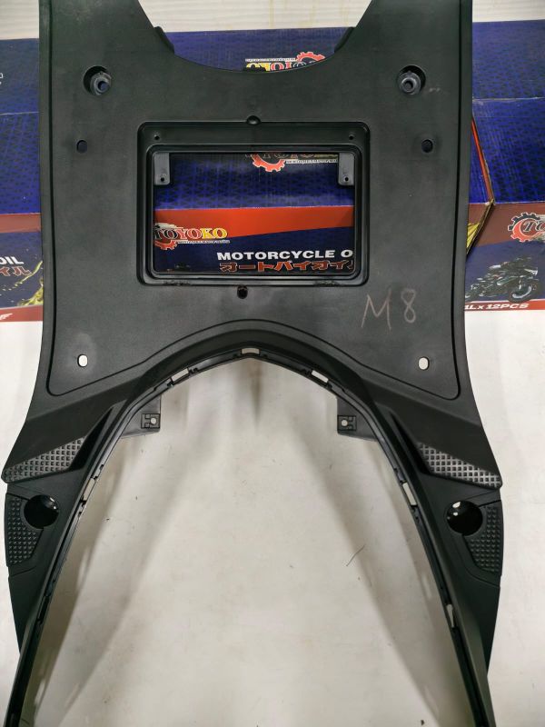 Пластик полик М8